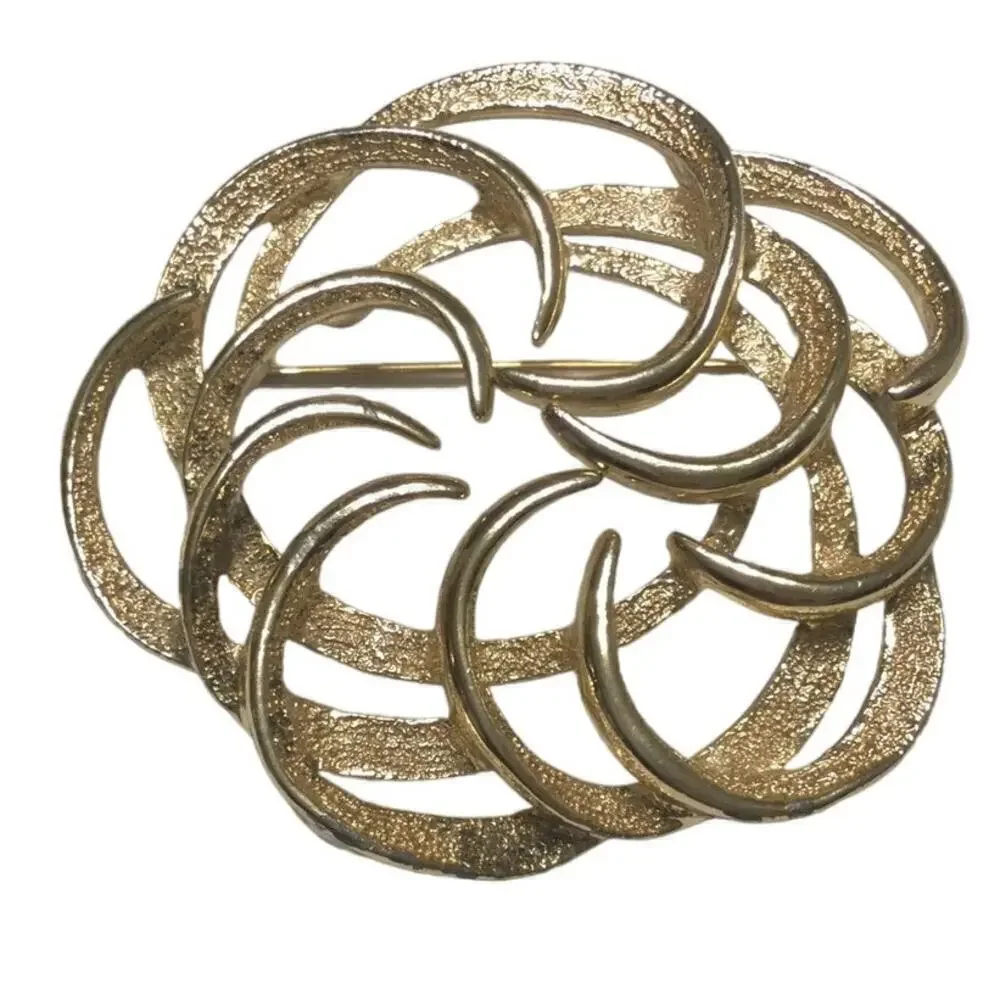 Vintage Sarah Coventry tailored swirl brooch gold tone‎ pin signed MCM retro 2